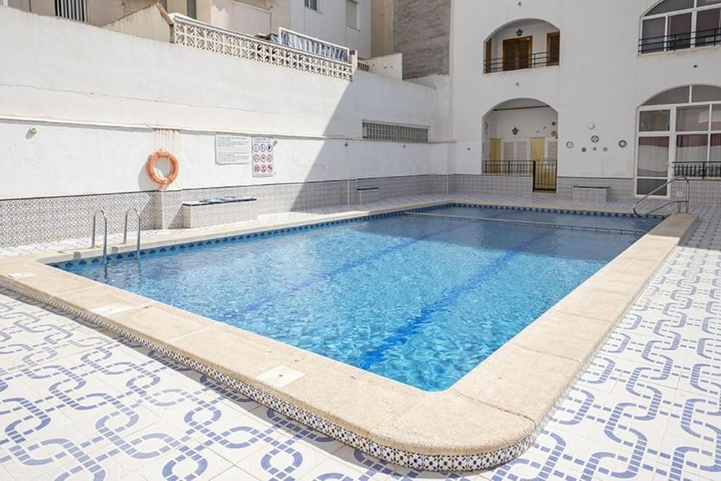 La Casa De Veronica - Serene Apartment With Shared Pool, Steps From The Beach تورّيفيِخا المظهر الخارجي الصورة