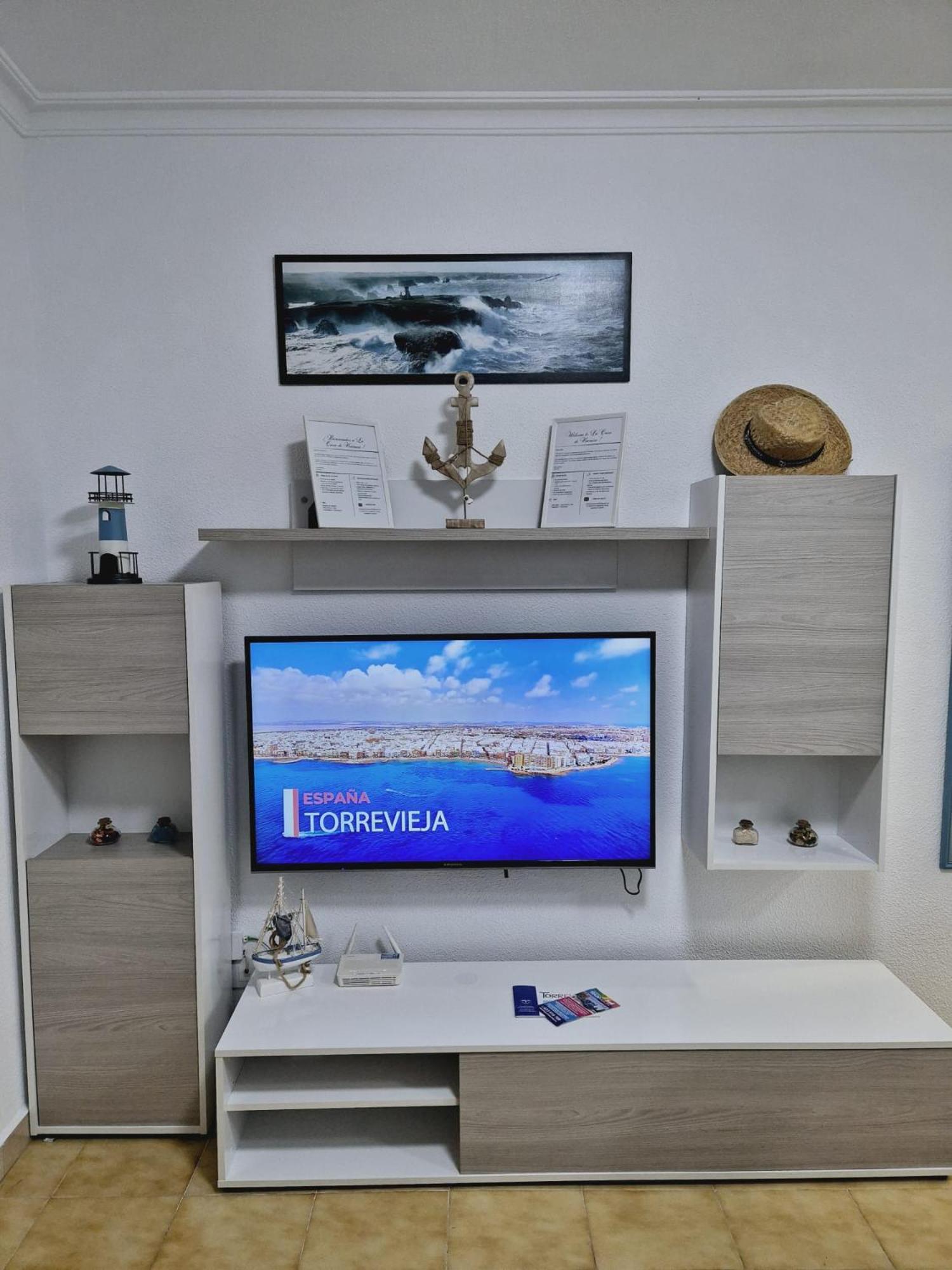 La Casa De Veronica - Serene Apartment With Shared Pool, Steps From The Beach تورّيفيِخا المظهر الخارجي الصورة