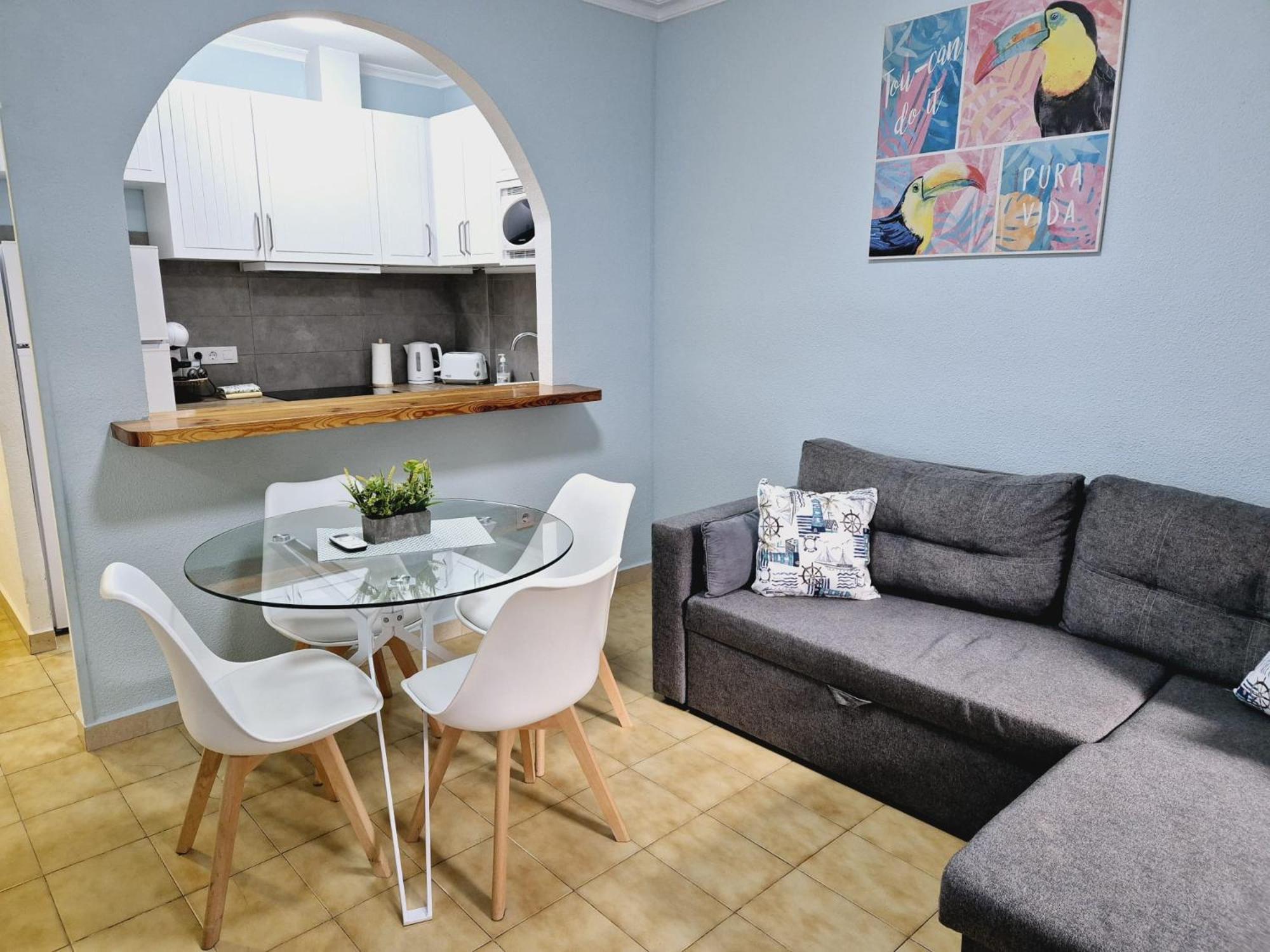 La Casa De Veronica - Serene Apartment With Shared Pool, Steps From The Beach تورّيفيِخا المظهر الخارجي الصورة